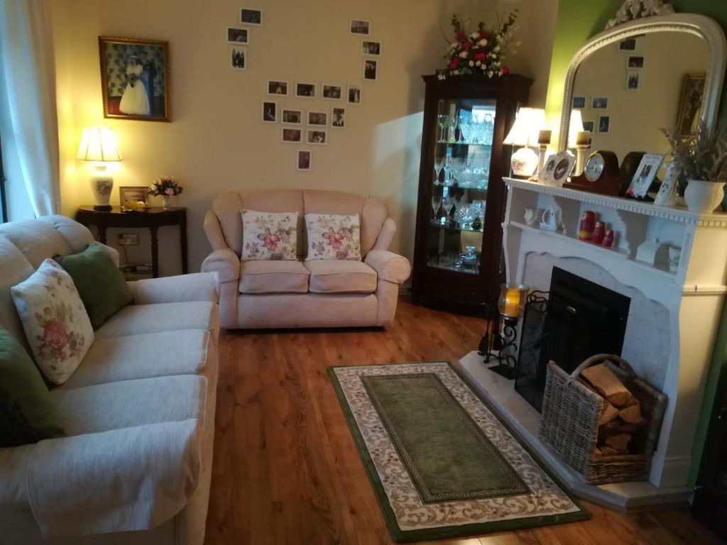 Greystone House room 1